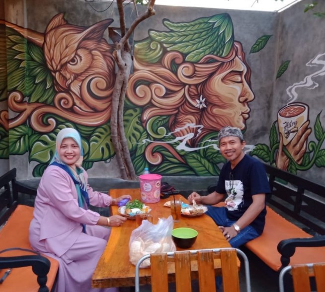 History Coffee.SRG, 1. Burjo POLOPES, 2. Nyaman Coffee And Eatery, 3. Rumah Kopi Sragen, 4. Cengkir Klopo Coffee And Resto, 5. Locomotive Resto & Cafe, 6. Ragil Resto, 7. Pranadjaya coffee, 8. Omah Lawas Sragen, 9. BIG BEAT MAMA’S RESTAURAN & CAFE, 10. Gedhein Kopi, 11. Kopi Gati, 12. Mocitea Corner, 13. Omah Prahu Coffee & Resto, 14. Rules Coffee and Kitchen, 15. Dodolanan Cafe, 16. Nittie Coffee, 17. DjadjanDW, 18. Kenbirti coffee & bites, 19. History Coffee.SRG, 20. Reunikopi, 21. SAPA KETIGA, 22. Area Pedas, 23. Cafe Oemah Sedulur, 24. Lubby Cafe, 25. Coffee.blackbee
