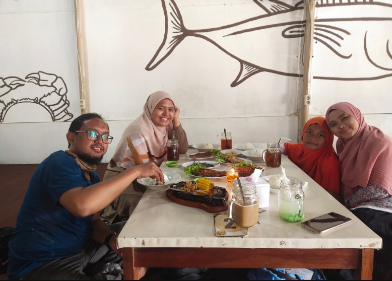 IKAN LAUT BAKAR MAS AYE Yinma Zahra, 1. The Westlake Resto, 2. Banyu Mili Resto, 3. Kurnia Seafood Yogyakarta, 4. Bale Timoho Resto, 5. Seafood Pak Purwanto, 6. Ikan Bakar Jimbaran, 7. Kepiting Cak Gundul, 8. Kepiting Bang Ja’i Seturan, 9. Zona Seafood Kotabaru, 10. Ikan Bakar Bu Bambang, 11. Ikan Bakar Legian khas Bali, 12. King Kerang Jogjakarta, 13. IKAN LAUT BAKAR MAS AYE, 14. Terminal kepiting jogja