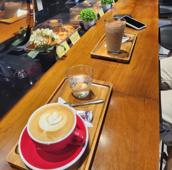 JPC Kemang Cafe Ginaginagina Gina, 1. Mamma Rosy, 2. Shisha Cafe Kemang, 3. dia.lo.gue, 4. Warung Pasta Kemang, 5. Amigos Bar & Cantina Kemang, 6. Roti Bakar Kemang, 7. Anomali Coffee Kemang, 8. Eighty Nine Eatery & Spirit, 9. El Asador South American Restaurant Kemang, 10. Alenia Papua Coffee & Kitchen, 11. JPC Kemang Cafe, 12. 1/15 Coffee, 13. Big Brother Kemang, 14. Coffeewar, 15. Chief Coffee Kemang, 16. Maxx Coffee Lippo Mall Kemang, 17. Goni Coffee Kemang, 18. Kopi Cat Cafe, 19. Lobbyn Sky Terrace, 20. Sophie Authentique