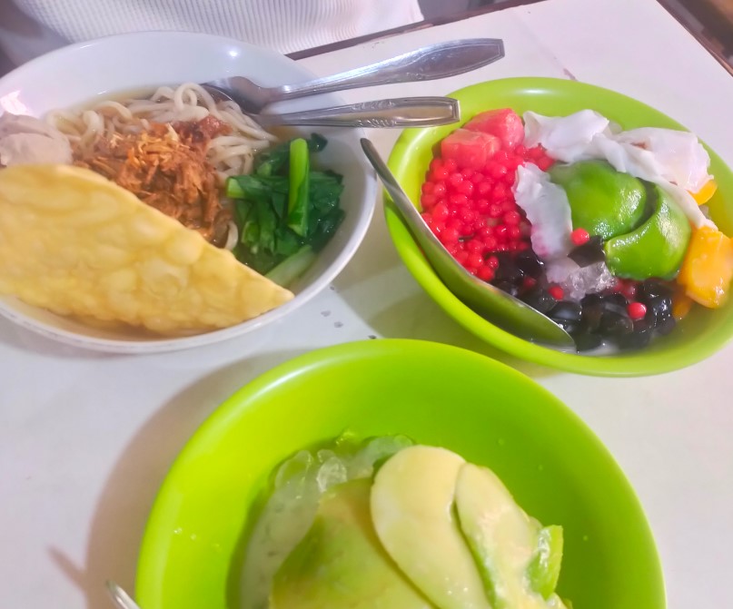 Jagonya Mie Ayam PAK AIP Anto Setyo, 1. Mie Baso Akung, 2. Bakso So’un & Mie Ayam Lodaya, 3. Mie Ayam Baso Cipaganti, 4. Mie Baso Pangsit Miskam, 5. Mie Ayam Mas Joko Gepeng, 6. Mie Ayam Jamaras, 7. Mie Ayam Mas Londo Jenggot, 8. Mie Ayam Sawala, 9. Mie Ayam Imami, 10. Jagonya Mie Ayam PAK AIP, 11. Mie Tegallega