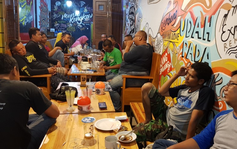 Kedai Kongkow Lilik_ wetebe, 1. Angkringan Mbok Nom Rembang, 2. Orso Gelato &amp; Cafe Rembang, 3. Reunique Cafe, 4. Balcony Resto And Cafe, 5. Ranu Coffee &amp; Eatery, 6. Satu Lagi, 7. Warung kopi kresen, 8. NoboN Coffe, 9. PILAR Coffee &amp; Space, 10. BARIX COFFEE – MANUAL BREW INSIDE, 11. Kedai Kongkow, 12. Biskope Cafe, 13. Dunia Akhirat Coffee &amp; Eatery, 14. Cokro Cafe, 15. Warung Kopi Mr. Hendro, 16. Kafe Kedai Kopi 46 Pantura Rembang, 17. SevenShake, 18. Starbox, 19. Zero Cafe, 20. Rantina Cafe &amp; Chill, 21. Summit Cafe, 22. Paleet Cafee, 23. Papi coepliezt, 24. Tentang Kopi Cafe &amp; Resto, 25. Sky Monster Cafe (SM), 26. Chawis coffee