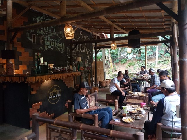 Kedai Kopi ndeso wawan simbah, 1. Bogowonto 77 Resto &amp; Coffee, 2. Kopi Candi, 3. Semerbak Coffee, 4. Eiffel Ice Cream &amp; Resto, 5. Kopijawi, 6. Kape Kapi, 7. Soul Coffee &amp; Resto, 8. Kedai Pekarangan Coffee and Spice Drinks, 9. Pangena Family Resto &amp; Coffee Shop, 10. NONA Dessert &amp; Chill, 11. Kopi Kembang Sepasang, 12. Roar Coffee and Eatery, 13. SULTHAN KOPI &amp; EATERY, 14. Masterpiece Billiards And Cafe, 15. Kopi Joss Purworejo, 16. Ndelikwae, 17. Kebon N’dalem, 18. Kopi Djo, 19. Tulip Bakery, Cakes &amp; Coffee Shop, 20. Echosistem, 21. Cafe Angkringan Iyut’s, 22. Becos Cafe, 23. Temanja Post House, 24. KEMARI Kedai Kopi, 25. Kedai kopi ndeso, 26. Thriving.coffee, 27. Communitea coffee, 28. Teras Kopi Labbaik