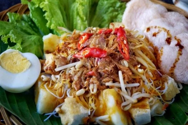 Ketoprak Cimol, 1. Dodol Belimbing, 2. Ketoprak Cimol, 3. Toge Goreng, 4. Gado-gado Depok, 5. Perkedel bakar, 6. Dodol Jambu Biji, 7. Peyek Galih / Gale, 8. Biskuit Temma, 9. Bakso Comberan, 10. Nastar Belimbing, 11. Rujak cireng, 12. Soto Depok