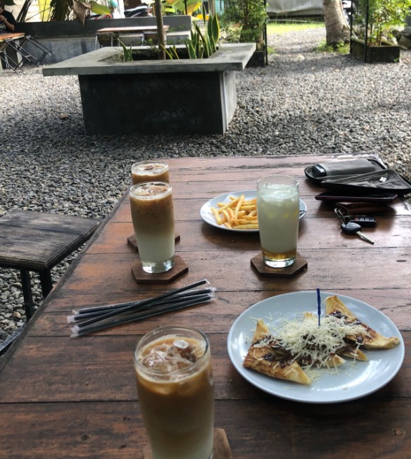 Kopi Kembang Sepasang endah windiastuti, 1. Bogowonto 77 Resto &amp; Coffee, 2. Kopi Candi, 3. Semerbak Coffee, 4. Eiffel Ice Cream &amp; Resto, 5. Kopijawi, 6. Kape Kapi, 7. Soul Coffee &amp; Resto, 8. Kedai Pekarangan Coffee and Spice Drinks, 9. Pangena Family Resto &amp; Coffee Shop, 10. NONA Dessert &amp; Chill, 11. Kopi Kembang Sepasang, 12. Roar Coffee and Eatery, 13. SULTHAN KOPI &amp; EATERY, 14. Masterpiece Billiards And Cafe, 15. Kopi Joss Purworejo, 16. Ndelikwae, 17. Kebon N’dalem, 18. Kopi Djo, 19. Tulip Bakery, Cakes &amp; Coffee Shop, 20. Echosistem, 21. Cafe Angkringan Iyut’s, 22. Becos Cafe, 23. Temanja Post House, 24. KEMARI Kedai Kopi, 25. Kedai kopi ndeso, 26. Thriving.coffee, 27. Communitea coffee, 28. Teras Kopi Labbaik