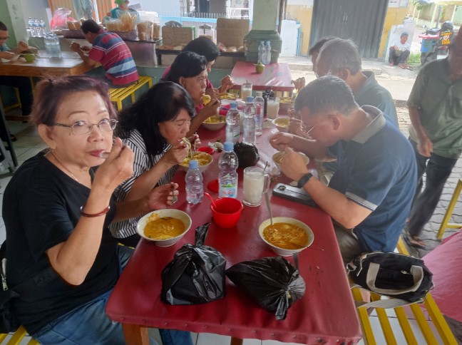 Laksa Bihun Cie Ikim Anie Chandra, 1. Laksa Bihun Cie Ikim, 2. Laksa Tangerang dekat Rel Kereta, 3. Laksa Bang Gondrong, 4. LAKSA SARI Soleh Ali, 5. Laksa Bogor, 6. laksa bang openg, 7. laksa benteng pak masitar, 8. Laksa Bang Kumis Bewok (KAWASAN KULINER), 9. laksa bang lepay (KAWASAN KULINER), 10. LAKSA MaMat Lupus, 11. Warung Laksa Emak Hj. Uan, 12. Laksa Tangerang Ci KimHua, 13. Laksa JOJO, 14. Laksa Bang Kumis Surya