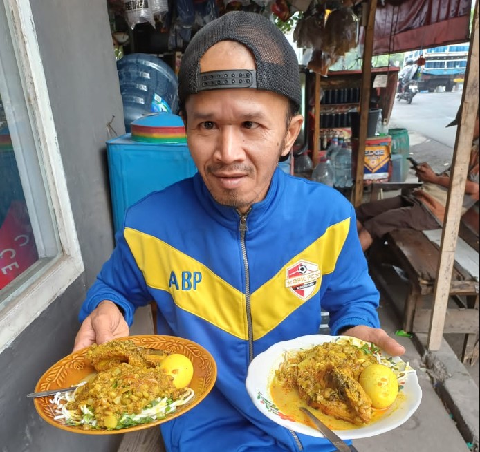 Laksa Tangerang dekat Rel Kereta Arif Rif, 1. Laksa Bihun Cie Ikim, 2. Laksa Tangerang dekat Rel Kereta, 3. Laksa Bang Gondrong, 4. LAKSA SARI Soleh Ali, 5. Laksa Bogor, 6. laksa bang openg, 7. laksa benteng pak masitar, 8. Laksa Bang Kumis Bewok (KAWASAN KULINER), 9. laksa bang lepay (KAWASAN KULINER), 10. LAKSA MaMat Lupus, 11. Warung Laksa Emak Hj. Uan, 12. Laksa Tangerang Ci KimHua, 13. Laksa JOJO, 14. Laksa Bang Kumis Surya