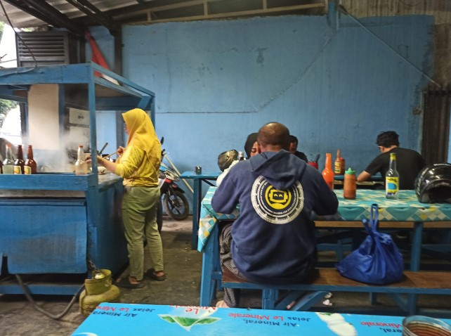 MIE AYAM JAMARAS IRFAN _, 1. Mie Baso Akung, 2. Bakso So’un & Mie Ayam Lodaya, 3. Mie Ayam Baso Cipaganti, 4. Mie Baso Pangsit Miskam, 5. Mie Ayam Mas Joko Gepeng, 6. Mie Ayam Jamaras, 7. Mie Ayam Mas Londo Jenggot, 8. Mie Ayam Sawala, 9. Mie Ayam Imami, 10. Jagonya Mie Ayam PAK AIP, 11. Mie Tegallega