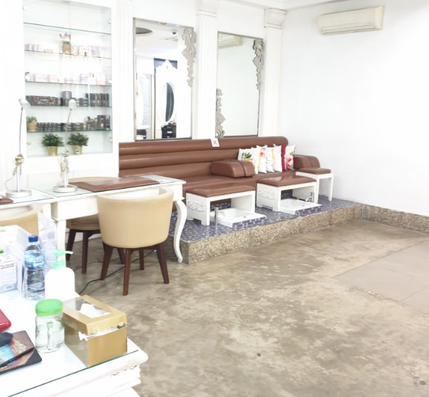 Martha Tilaar Salon &amp; Day Spa Dini Meandrianawati, 1. Nest Reflexology, 2. ZEN Family Spa &amp; Reflexology, 3. Gaya Spa Wellness Wolter Monginsidi (HOME SPA), 4. Delta Spa Gunung Sahari, 5. Kokuo Family Massage &amp; Reflexology Senayan City, 6. Taman Sari Royal Heritage Spa, 7. PARADISE Family Reflexology &amp; Spa, Buaran, 8. Martha Tilaar Salon Day Spa, 9. Ha-Su Wellness and Reflexology Boutique, 10. Relax Living – The City Spa, 11. The Bamboo Massage &amp; Reflexology, 12. Klinik Kecantikan Ministry Treatment – Hair, Beauty &amp; Wellness, 13. Jasmine Pijat Reflexi Spa Massage Salon, 14. Bali Wangi Spa, 15. Jamu Body Treatments, 16. Aroma SPA, 17. King’s Royal Spa