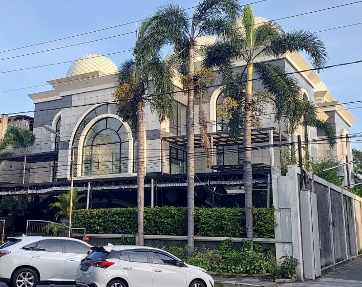 Masjid Raya Fatimah ian keikai, 1. Masjid Agung Kraton Surakarta, 2. Masjid Raya Sheikh Zayed, 3. Masjid Al wustho Mangkunegaran, 4. Masjid Raya Fatimah, 5. Masjid Riyadh, 6. Masjid Jami Assagaf