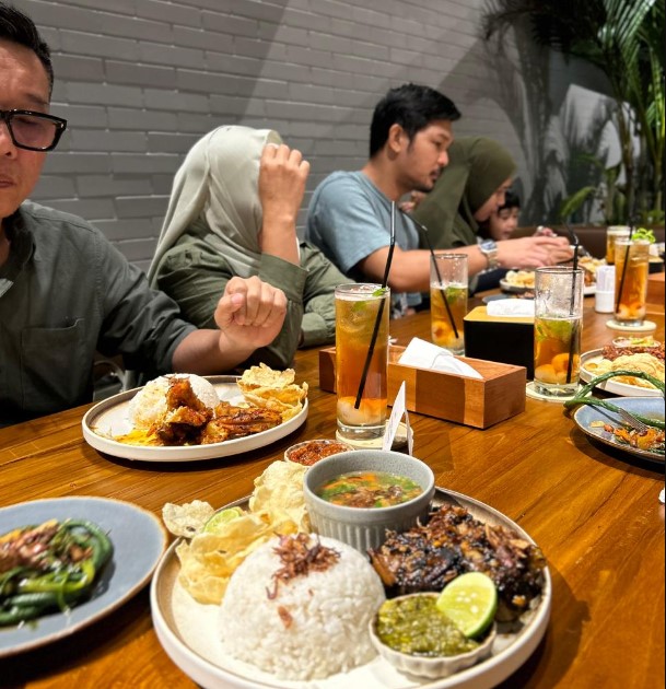 Merame Aree Takeshi, 1. Markette – Kota Kasablanka, 2. Goodtime Restaurant &amp; Bar, 3. Mata Karanjang, 4. Picca Steak Room, 5. Rampstar Kitchen, 6. Rumadar Koetaradja, 7. Merame, 8. Tanyu Grilled Fish, 9. MASSILIA Cucina Italiana Gatot Subroto, 10. SANUK Thai Boat Noodle