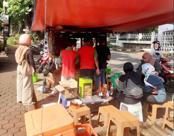 Mie Ayam Baso Cipaganti Gunawan, 1. Mie Baso Akung, 2. Bakso So’un & Mie Ayam Lodaya, 3. Mie Ayam Baso Cipaganti, 4. Mie Baso Pangsit Miskam, 5. Mie Ayam Mas Joko Gepeng, 6. Mie Ayam Jamaras, 7. Mie Ayam Mas Londo Jenggot, 8. Mie Ayam Sawala, 9. Mie Ayam Imami, 10. Jagonya Mie Ayam PAK AIP, 11. Mie Tegallega