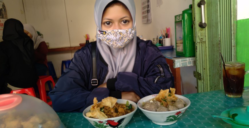 Mie Ayam dan Bakso Idola (Cak So) Siti Fatimah, 1. Bakso ABC Sari Roso, 2. Bakso Planet Salatiga, 3. Sate Sapi Suruh & Bakso, 4. Bakso Dugul, 5. Bakso Mbledos Salatiga, 6. RM Bakso Tamansari, 7. Mie Ayam dan Bakso Idola (Cak So), 8. Bakso Sapi Dan Mie Ayam Blotongan Salatiga, 9. Bakso & Mie Ayam Sari Roso 88, 10. Mie Ayam Bakso Coba Rasa, 11. Bakso Babat Pak Tomo, 12. Rumah Makan Bakso Soko Roso