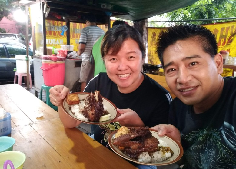 Nasi Bebek Madura Yefta Leo, 1. Waroeng Kaligarong Semarang, 2. Warung Makan Bebek H Slamet(asli), 3. Ayam & Bebek Goreng Sari Rasa (Pak Thori), 4. Bebek & Ayam Goreng Pak Ndut, 5. Bebek Carok, 6. Ayam & Bebek Goreng Pak Amad, 7. Bebek Goreng & Rica – Rica Mentok Pak Dawut, 8. Nasi Bebek Madura, 9. Mak Kuring Ayam Bebek Goreng Bumbu Hitam, 10. Bebek Goreng Mbak Ririn, 11. Bebek & Ayam Kampung MAS BUDI, 12. Ayam & Bebek Goreng Tiara, 13. Bebek Goreng Pak Eko (Ketileng), 14. Bebek Goreng MBAK YANI ~ Warung Tenda Ala Lamongan, 15. Bebek Kang Jono Gayamsari