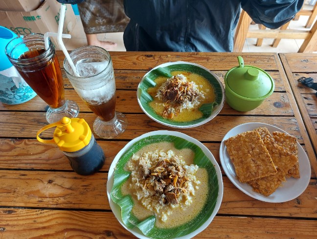 Nasi Gandul Khas Pati Nyah Temoe Agnes Novita, 1. Kopi Oey, 2. Sabang 16 Kopi &amp; Srikaya, 3. Natrabu, 4. The Atjeh Connection Neo Sabang, 5. Nasi Gandul khas Pati, 6. Warung Soto Ceker &amp; Ranjau Pak Gendut, 7. Soto Kudus Ayam Kampung Kembang Joyo, 8. Romansa, 9. Soto Banjar Bang Suhai, 10. Rumah Makan Padang Sabang Jaya, 11. Warteg Ibu Sopi, 12. Warteg Ibu Wati