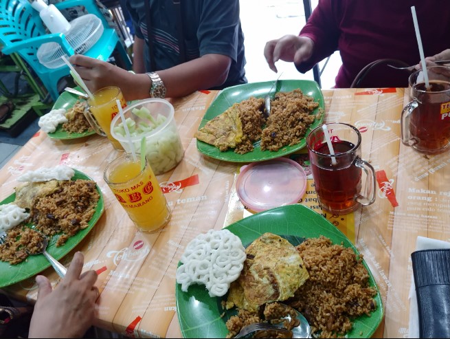 Nasi Goreng Babat Pak Karmin Sandiko Wiryoseno, 1. Nasi Goreng Babat Pak Karmin Mberok Legendaris, 2. Nasi Goreng Babat Hengky, 3. Nasi Goreng Babat Pak Sumarsono, 4. Nasi Goreng Babat Pak Karmin, 5. Nasi Goreng Babat Akbar, 6. Nasi Goreng Babat Bahagia, 7. Nasi Goreng Babat Pak Taman, 8. Nasi Goreng &amp; Babat Gongso Pak Kumis, 9. Nasi Goreng Babat “Pak Di”, 10. Nasi Goreng Dan Babat Gongso Pak Andik, 11. Nasi Goreng Babat Pete Pak Bandi, 12. Nasi Goreng Babat Mas Tono, 13. Nasi Goreng dan Gongso Miroso