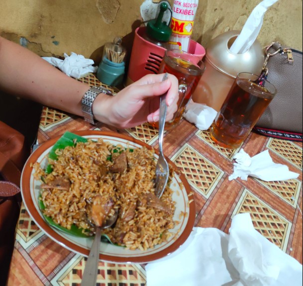 Nasi Goreng Babat Pak Sumarsono nikolas chandra, 1. Nasi Goreng Babat Pak Karmin Mberok Legendaris, 2. Nasi Goreng Babat Hengky, 3. Nasi Goreng Babat Pak Sumarsono, 4. Nasi Goreng Babat Pak Karmin, 5. Nasi Goreng Babat Akbar, 6. Nasi Goreng Babat Bahagia, 7. Nasi Goreng Babat Pak Taman, 8. Nasi Goreng &amp; Babat Gongso Pak Kumis, 9. Nasi Goreng Babat “Pak Di”, 10. Nasi Goreng Dan Babat Gongso Pak Andik, 11. Nasi Goreng Babat Pete Pak Bandi, 12. Nasi Goreng Babat Mas Tono, 13. Nasi Goreng dan Gongso Miroso