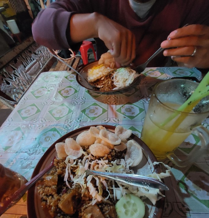 Nasi Goreng dan Gongso Miroso Mei Matul Chasanah, 1. Nasi Goreng Babat Pak Karmin Mberok Legendaris, 2. Nasi Goreng Babat Hengky, 3. Nasi Goreng Babat Pak Sumarsono, 4. Nasi Goreng Babat Pak Karmin, 5. Nasi Goreng Babat Akbar, 6. Nasi Goreng Babat Bahagia, 7. Nasi Goreng Babat Pak Taman, 8. Nasi Goreng &amp; Babat Gongso Pak Kumis, 9. Nasi Goreng Babat “Pak Di”, 10. Nasi Goreng Dan Babat Gongso Pak Andik, 11. Nasi Goreng Babat Pete Pak Bandi, 12. Nasi Goreng Babat Mas Tono, 13. Nasi Goreng dan Gongso Miroso