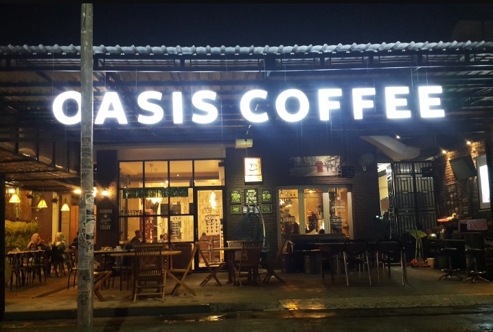 OASIS COFFEE Munardi, 1. Coffee And Beyond, 2. Teh Jawa Resto, 3. DKK Kafe (Diet Kapan Kapan), 4. Jozzy Cafe, 5. OASIS COFFEE, 6. Kopi Candu Pekalongan, 7. Arto Cafe &amp; Gelato, 8. Corleone Cafe, 9. Jong Java Cafe, 10. Tanda Tanya Coffee, 11. Jagad Cafe, 12. Anak Panah Kopi + Pekalongan, 13. Cafe Hitam Putih, 14. My story Pekalongan , 15. MOKSHA COFFEE SPACE, 16. KLAKON Pekalongan, 17. Kayoe Coffee Barn Petungkriyono, 18. Sadean Kopi, 19. Batas Desa Coffee, 20. Kapeo Kopi Kedungwuni