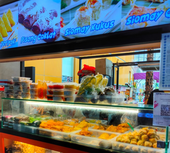 Pastellia Mayestik Heyru, 1. Pisang Goreng Tanduk Mpok Nur Mantap, 2. Pisang Goreng Madu Bu Nanik, 3. Raja Pisang Goreng Pontianak Ameng, 4. Cempedak Goreng Spesial Cik Lina, 5. Cakue Ko Atek, 6. cakwe gang Gloria, 7. Aspana Risol, 8. Suisse Bakery, 9. Pastellia Mayestik, 10. Bakwan Pontianak, 11. Pisang Goreng Kalimantan Bang Kosim, 12. Gorengan Pak Kisut