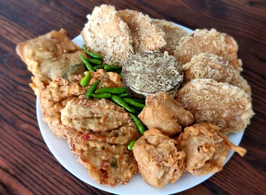 Pisang Goreng Kalimantan Bang Kosim Toni dan Dorinda Herlianti, 1. Pisang Goreng Tanduk Mpok Nur Mantap, 2. Pisang Goreng Madu Bu Nanik, 3. Raja Pisang Goreng Pontianak Ameng, 4. Cempedak Goreng Spesial Cik Lina, 5. Cakue Ko Atek, 6. cakwe gang Gloria, 7. Aspana Risol, 8. Suisse Bakery, 9. Pastellia Mayestik, 10. Bakwan Pontianak, 11. Pisang Goreng Kalimantan Bang Kosim, 12. Gorengan Pak Kisut