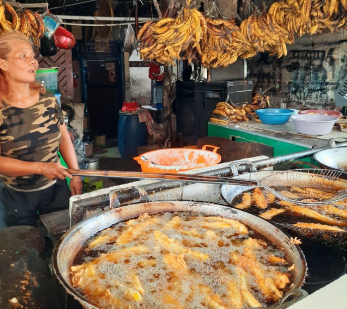 Pisang Goreng Tanduk Mpok Nur Mantap E.A.P., 1. Pisang Goreng Tanduk Mpok Nur Mantap, 2. Pisang Goreng Madu Bu Nanik, 3. Raja Pisang Goreng Pontianak Ameng, 4. Cempedak Goreng Spesial Cik Lina, 5. Cakue Ko Atek, 6. cakwe gang Gloria, 7. Aspana Risol, 8. Suisse Bakery, 9. Pastellia Mayestik, 10. Bakwan Pontianak, 11. Pisang Goreng Kalimantan Bang Kosim, 12. Gorengan Pak Kisut