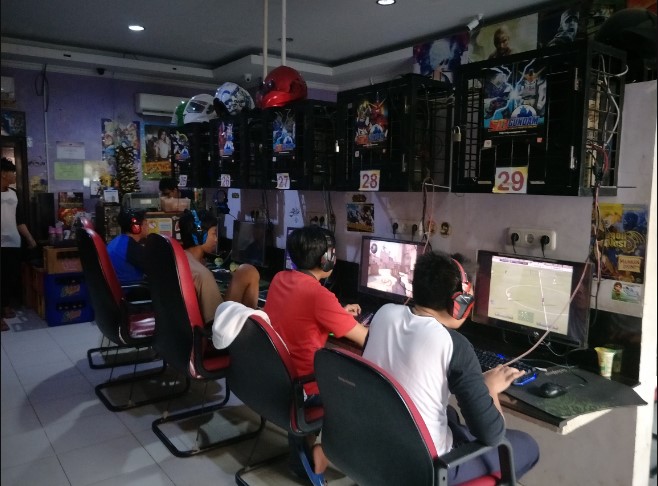 Prima Warnet Nicholaus Phang, 1. Supernova Esports iCafe, 2. Raftel Cybernet, 3. Gamers Paradise, 4. Tokyo GamingSpace Sunter, 5. Colosseum Arena Palmerah, 6. Prima Warnet, 7. TNC Kemanggisan, 8. PIX Gaming Cafe, 9. Colosseum Arena Puri, 10. Mineski Infinity Cafe – Sunter, 11. Azure Command Centre, 12. Warnet 24 Jam Home Of Gamers Manunggal 2, 13. Spade Gaming Space Kemanggisan