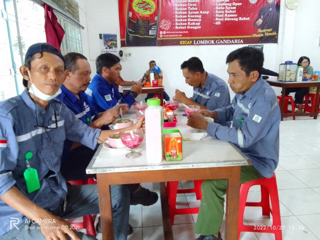 RM Bakso Tamansari Asis Yuniarto, 1. Bakso ABC Sari Roso, 2. Bakso Planet Salatiga, 3. Sate Sapi Suruh & Bakso, 4. Bakso Dugul, 5. Bakso Mbledos Salatiga, 6. RM Bakso Tamansari, 7. Mie Ayam dan Bakso Idola (Cak So), 8. Bakso Sapi Dan Mie Ayam Blotongan Salatiga, 9. Bakso & Mie Ayam Sari Roso 88, 10. Mie Ayam Bakso Coba Rasa, 11. Bakso Babat Pak Tomo, 12. Rumah Makan Bakso Soko Roso