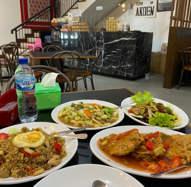 RM. Akoen (senopati) Local Home Food, 1. Restoran Angke, 2. The Café at hotel mulia Senayan, 3. RM. Akoen (senopati), 4. Restoran Chinese Food Ahwa, 5. Twelve Chinese Dining Restaurant, 6. SUJI – Suan Cai Yu | PIK, 7. Paradise Dynasty, 8. The Duck King, 9. Table 8 hotel mulia Senayan, 10. Leong Seng Seafood and Dimsum Restaurant, 11. Imperial Shanghai La Mian & Xiao Long Bao, 12. New Cahaya Lestari, 13. Din Tai Fung, plaza Senayan