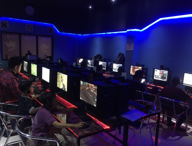 Raftel Cybernet, 1. Supernova Esports iCafe, 2. Raftel Cybernet, 3. Gamers Paradise, 4. Tokyo GamingSpace Sunter, 5. Colosseum Arena Palmerah, 6. Prima Warnet, 7. TNC Kemanggisan, 8. PIX Gaming Cafe, 9. Colosseum Arena Puri, 10. Mineski Infinity Cafe – Sunter, 11. Azure Command Centre, 12. Warnet 24 Jam Home Of Gamers Manunggal 2, 13. Spade Gaming Space Kemanggisan