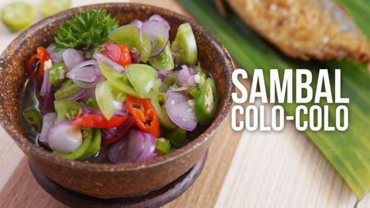 Sambal Colo-Colo, 1. Ikan Gohu, 2. Papeda, 3. Nasi Lapola, 4. Woku Komo-komo, 5. Kohu-kohu, 6. Sambal Colo-colo, 7. Bubur Ne, 8. Bubur Sagu Ubi, 9. Kopi Sibu-sibu, 10. Bobengka, 11. Ikan Kuah Pala Banda, 12. Ikan Asap, 13. Kasbi Komplet, 14. Cempedak Goreng, 15. Acar Kuning, 16. Sambal Tappa, 17. Lapis Palaro