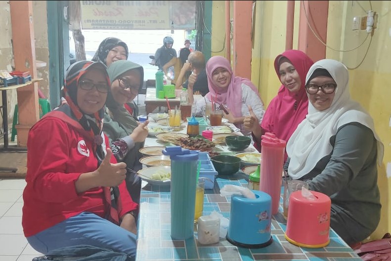 Sate Ayam Blora Pak Kasdi Alan Tanjung, 1. Sate Ayam Pak Tayu, 2. Sate Ayam Pak Slamet, 3. Warung Makan Sate Ayam Pak Jangkung, 4. Sate Ayam Blora Pak Kasdi, 5. Sate Ayam Ponorogo Pak Bagong, 6. Sate Ayam Pak Hadi, 7. Sate Ayam Pak Supar, 8. Sate Ayam Pak Budi, 9. Sate Ayam Pak Pono, 10. Sate Ayam Ponorogo Pak Mo, 11. Pondok Sate Pak H. Karno, 12. Sate Ayam Pak Yanto, 13. Sate Ayam Pak Hasan