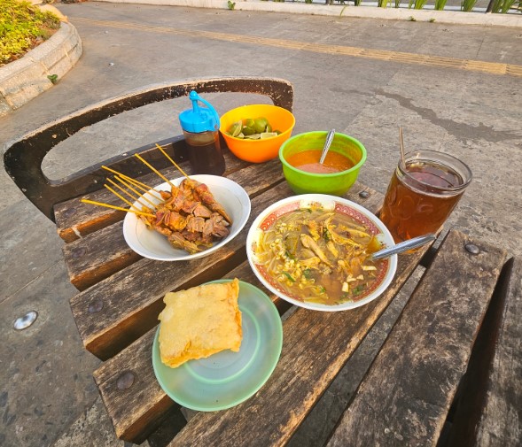 Soto Ayam Pak Dalbe Priantoro Setiawan