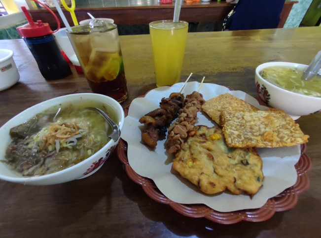 Soto Segeer Hj.Fatimah Viskarosa