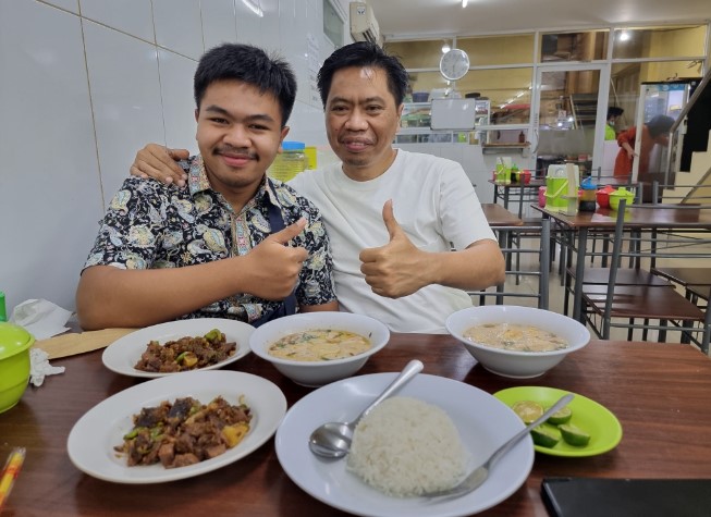 Soto dan Sop Khas Betawi Bang Adi Nico NRG, 1. Soto Betawi Globe H.Oji, 2. Soto Betawi Roxy H. Darwasa, 3. Soto Betawi H. Ma’ruf, 4. Soto Jakarta “Mas Hari”, 5. Soto Betawi H.Umar Idris, 6. Kedai Soto Bu Nyai, 7. Soto Kaki Sapi Bang Mamat, 8. Soto dan Sop Khas Betawi Bang Adi, 9. Soto Bang Udi, 10. Soto Betawi Pak Kumis, 11. Soto Jakarta Bawah Rel, 12. Soto Jakarta Pak H. Yus Cempaka Putih, 13. Soto & Sop Betawi Pa’ Marjuki, 14. Soto Betawi Haji Husen