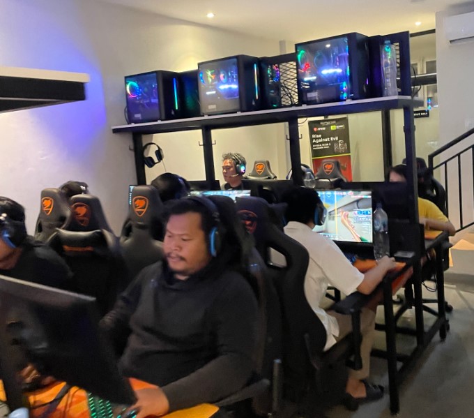 Spade Gaming Space Kemanggisan DD Tannia, 1. Supernova Esports iCafe, 2. Raftel Cybernet, 3. Gamers Paradise, 4. Tokyo GamingSpace Sunter, 5. Colosseum Arena Palmerah, 6. Prima Warnet, 7. TNC Kemanggisan, 8. PIX Gaming Cafe, 9. Colosseum Arena Puri, 10. Mineski Infinity Cafe – Sunter, 11. Azure Command Centre, 12. Warnet 24 Jam Home Of Gamers Manunggal 2, 13. Spade Gaming Space Kemanggisan