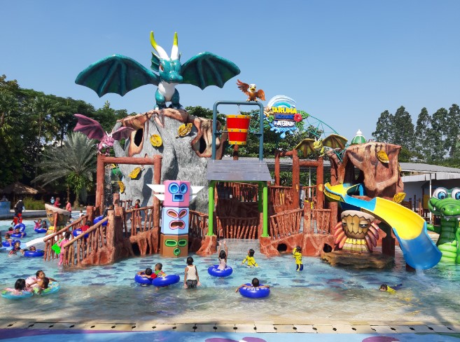 Taruma Leisure Waterpark, 1. Curug Cigentis, 2. Hutan Perum Perhutani, 3. Kampung Turis Water &amp; Adventure Park, 4. Curug Bandung Loji Karawang, 5. Cipaga Stone Park, 6. Puncak Sempur Koffi Hideung, 7. Bukit Kembar Puncak Pinus, 8. NEW MARIGOLD GARDEN, 9. Saung Bali Linggarsari, 10. Taruma Leisure Waterpark, 11. Green Canyon Loji
