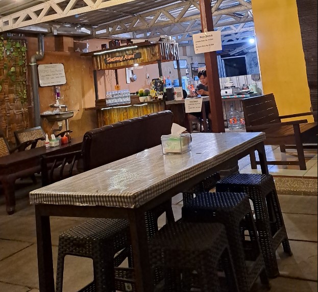 Tentang Kopi Cafe &amp; Resto Aulia Risma, 1. Angkringan Mbok Nom Rembang, 2. Orso Gelato &amp; Cafe Rembang, 3. Reunique Cafe, 4. Balcony Resto And Cafe, 5. Ranu Coffee &amp; Eatery, 6. Satu Lagi, 7. Warung kopi kresen, 8. NoboN Coffe, 9. PILAR Coffee &amp; Space, 10. BARIX COFFEE – MANUAL BREW INSIDE, 11. Kedai Kongkow, 12. Biskope Cafe, 13. Dunia Akhirat Coffee &amp; Eatery, 14. Cokro Cafe, 15. Warung Kopi Mr. Hendro, 16. Kafe Kedai Kopi 46 Pantura Rembang, 17. SevenShake, 18. Starbox, 19. Zero Cafe, 20. Rantina Cafe &amp; Chill, 21. Summit Cafe, 22. Paleet Cafee, 23. Papi coepliezt, 24. Tentang Kopi Cafe &amp; Resto, 25. Sky Monster Cafe (SM), 26. Chawis coffee