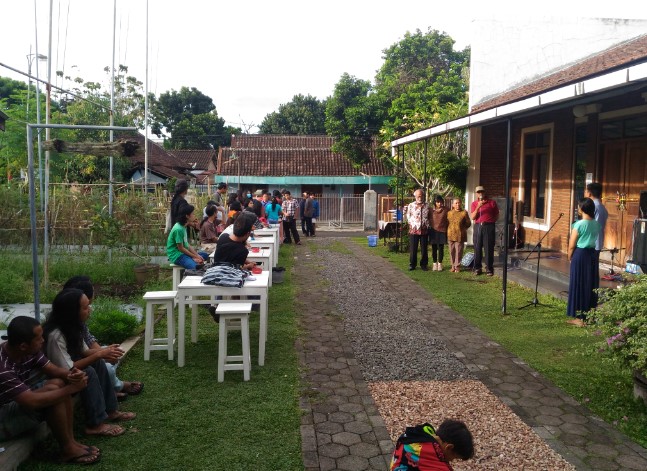 Uwit Art Space Lilik Rudi, 1. Taman Tingkir Kota Salatiga, 2. Taman Kota Salatiga, 3. Selasar Kartini, 4. Lapangan Pancasila, 5. Kolam Renang Kalitaman, 6. Taman Cerdas Salatiga, 7. Kolam Renang Grand Wahid Hotel Salatiga, 8. Prasasti Plumpungan, 9. Pohon Pengantin Salatiga, 10. Taman Wisata Sejarah Kota Salatiga (TWSS), 11. TITD Hok Tek Bio, 12. Tapak hapsari, 13. Air terjun joko tingkir, 14. Uwit Art Space, 15. Rumah Khalwat Roncalli, 16. Wisata Edukasi Argotelo, 17. Sitalang River Tubing, 18. Mata Air Benoyo, 19. Taman Sidomukti, 20. Desa Wisata Tingkir Lor, 21. Resto Kalibatur Salatiga, 22. Gereja Kristen Jawa Salib Putih, 23. D’Emmerick