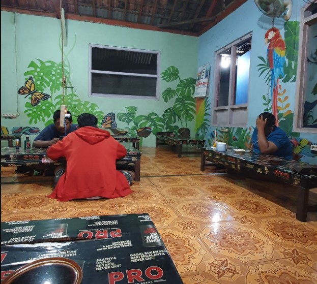 Warung Kopi Kresen R. Dimas, 1. Angkringan Mbok Nom Rembang, 2. Orso Gelato &amp; Cafe Rembang, 3. Reunique Cafe, 4. Balcony Resto And Cafe, 5. Ranu Coffee &amp; Eatery, 6. Satu Lagi, 7. Warung kopi kresen, 8. NoboN Coffe, 9. PILAR Coffee &amp; Space, 10. BARIX COFFEE – MANUAL BREW INSIDE, 11. Kedai Kongkow, 12. Biskope Cafe, 13. Dunia Akhirat Coffee &amp; Eatery, 14. Cokro Cafe, 15. Warung Kopi Mr. Hendro, 16. Kafe Kedai Kopi 46 Pantura Rembang, 17. SevenShake, 18. Starbox, 19. Zero Cafe, 20. Rantina Cafe &amp; Chill, 21. Summit Cafe, 22. Paleet Cafee, 23. Papi coepliezt, 24. Tentang Kopi Cafe &amp; Resto, 25. Sky Monster Cafe (SM), 26. Chawis coffee