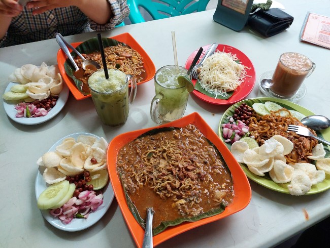Waroeng Aceh Kemang Aida Fitriah, 1. Waroeng Aceh Kemang, 2. Demie Bakmie, 3. Kedai mie Tjap 1000 tahun, 4. Bakmi Kun, 5. OOMA Kitchen, 6. Mie Ayam Dedy Rasa Spesial, 7. Bakmie Dan Seafood 97, 8. Mietiaw-koe by Mie Ayam Theresia, 9. Sedjuk Bakmi dan Kopi, 10. Mie Ayam Sapi Pedes Sedep, 11. Bakmi Daging Legenda, 12. Bakmi Jhon Melawai, 13. Bakmie & Sea Food “Kuri-kuri”