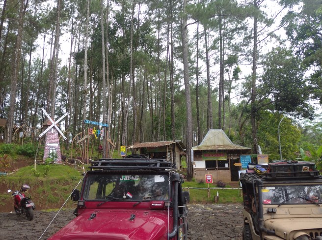 Wisata Bukit Sikepel Satria Pamungkas, 1. Pantai Dewaruci Jatimalang, 2. Pantai Jetis, 3. Pantai Ketawang, 4. Sumber Adventure Center (SAC), 5. Hutan Pinus Kalilo Kaligesing, 6. Alun-alun Kota Purworejo, 7. Masjid Agung Darul Muttaqin Purworejo, 8. Goa Seplawan, 9. Wisata Bukit Sikepel, 10. Wisata Bukit Sikepel, 11. Wisata Curug Gunung Putri, 12. Taman Sidandang, 13. Curug Kaliurip, 14. Puncak Khayangan Sigendol, 15. Pantai Pasir Puncu, 16. Museum Tosan Aji, 17. Puncak Geger Menjangan, 18. Curug Silangit, 19. Gunung Kunir, 20. Curug Kyai Kate, 21. Curug Muncar, 22. TBGS (Taman Batu Goa Sekantong), 23. Wisata Benteng Pendem, 24. Air Terjun ( CURUG SILUMUT ) Loning, 25. Kedung Gulo, 26. Curug Abangan, 27. Goa Nguwik, 28. Curug Lumbung Bener, 29. Desa Wisata Tlogoguwo, 30. Curug Purbayan, 31. Curug Tawing, 32. Sungai Kedung Lesung, 33. Hutan Kusumo Asri