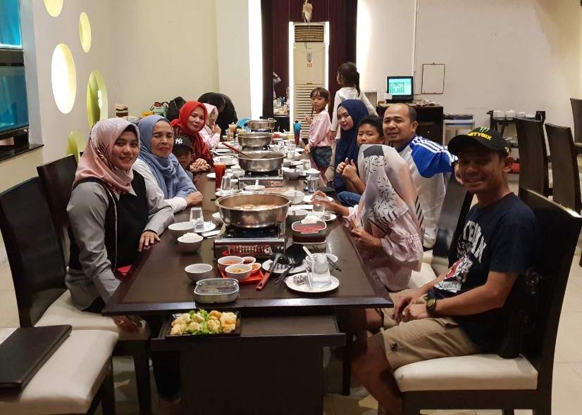 Bandung Suki Donny, 1. Braga Permai, 2. Kopi Toko Djawa, 3. Limarasa Braga, 4. Ayam Goreng Sari Manis Suniaratu, 5. Winglok Hongkong Dimsum Braga, 6. Bandung Suki, 7. Bacang Panas Braga, 8. Restoe Boemi Braga, 9. Suis Butcher Braga, 10. Angkringan Teteh, 11. Noi Nan Pat Chawadee, 12. Bakmi Telur Bebek Sen Sen