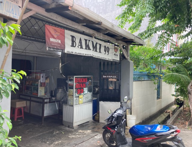 Bakmi 99 Antonius Haryanto, 1. Bakmi Kalimantan Achun, 2. Bakmi Bangka 21, 3. Bakmi Belawan Amin, 4. Bakmie Garing Vegetarian, 5. Bakmi 99, 6. Bakmi &amp; Bubur Boy, 7. Bakmi Aseng, 8. Mie Tiau Jelambar, 9. Bakmi Bangka 35, 10. Bakmi Keriting Siantar Singa, 11. Bakmi Kincir, 12. Bakmi Tandur Jelambar, 13. Bakmi Siantar Aphing