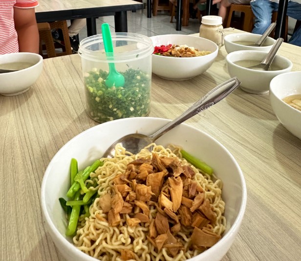 Bakmi AKA yuhaeti mardiyah, 1. Bakmie Ahiung khas Jambi Alam Sutera, 2. Mie Keriting Siantar Atek, 3. Bakmi AKA, 4. Bakmi Medan Novel, 5. Bakmi Ayam Asoei Pasar 8 Alam Sutera, 6. Bakmi Medan Kebon Jahe, 7. Bakmi Siantar Medan Akiong – Alam Sutera, 8. Bakmi Tiga Marga, 9. Bakmi Ponti Madam Gouw, 10. Bakmi Karet 618, 11. Bakmi Wan, 12. Bakmi Boenda