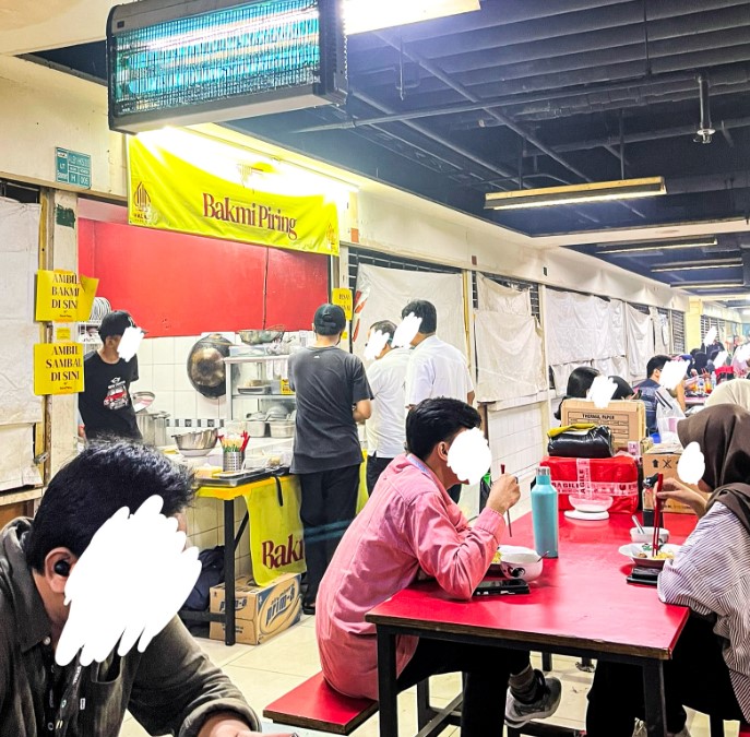 Bakmi Piring Caecilia Adelina, 1. Bakmi GM – Melawai, 2. Sinar Utama Mie Ayam Setiap Hari, 3. Golden Lamian Stasiun MRT Blok M, 4. Bakmi Tjo Kin, 5. Bakmiaw Noodle House, 6. Toko Kami Makmur, 7. Bakmi Khas Jaksel, 8. Kopi Godog, 9. Bakmi Cwims, 10. kantoi, 11. Bakmi Piring, 12. Bakmi Afan, 13. Bakmie Melawaai 77