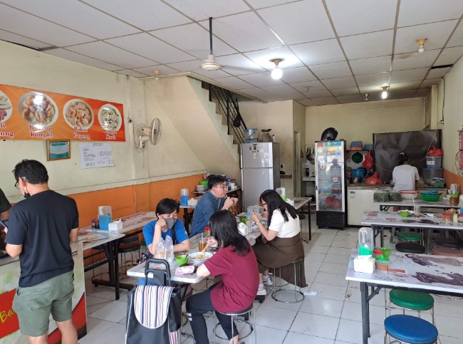 Bakmi Ponti Madam Gouw Ignatius Theodore Nico (Ignas), 1. Bakmie Ahiung khas Jambi Alam Sutera, 2. Mie Keriting Siantar Atek, 3. Bakmi AKA, 4. Bakmi Medan Novel, 5. Bakmi Ayam Asoei Pasar 8 Alam Sutera, 6. Bakmi Medan Kebon Jahe, 7. Bakmi Siantar Medan Akiong – Alam Sutera, 8. Bakmi Tiga Marga, 9. Bakmi Ponti Madam Gouw, 10. Bakmi Karet 618, 11. Bakmi Wan, 12. Bakmi Boenda