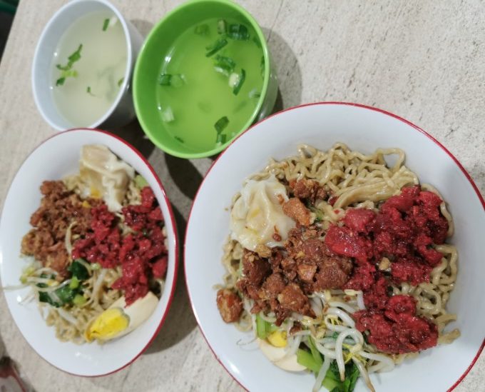 Bakmi Siantar Medan Akiong - Alam Sutera Alice Calden, 1. Bakmie Ahiung khas Jambi Alam Sutera, 2. Mie Keriting Siantar Atek, 3. Bakmi AKA, 4. Bakmi Medan Novel, 5. Bakmi Ayam Asoei Pasar 8 Alam Sutera, 6. Bakmi Medan Kebon Jahe, 7. Bakmi Siantar Medan Akiong – Alam Sutera, 8. Bakmi Tiga Marga, 9. Bakmi Ponti Madam Gouw, 10. Bakmi Karet 618, 11. Bakmi Wan, 12. Bakmi Boenda