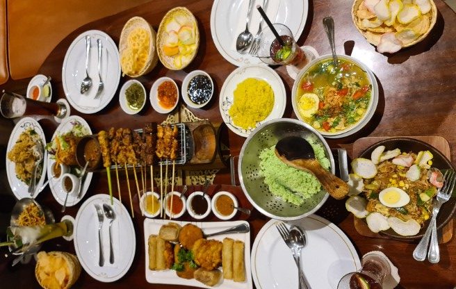 Harum Manis Feliciana Xie, 1. Bandar Djakarta, 2. Nasi Goreng Kambing Kebon Sirih Sejak 1958, 3. Joni Steak, 4. Bebek Kaleyo Tebet, 5. Ayam Goreng Berkah, 6. Talaga Sampireun – Puri, 7. Bopet Mini Benhil, 8. Roti Bakar Eddy Blok M, 9. Kwetiaw Sapi 78 Mangga Besar, 10. Restoran Garuda, 11. Warung MJS, 12. Tugu Kuntskring Palais Jakarta, 13. Ragusa Es Italia, 14. Waroeng Sunda, 15. Holycow STEAKHOUSE, 16. Kaum Jakarta, 17. Bubur Kwang Tung, 18. Cerita Rasa Nusantara, 19. Kampung Kecil Kedoya Puri Kembangan, 20. Pagi Sore Cempaka Putih, 21. Social House Grand Indonesia, 22. Soto Betawi Haji Husen, 23. Restoran Beautika Khas Manado – Abdul Muis, 24. Ikan Bakar Cianjur, 25. Warmindo Abang Adek, 26. Bebek Bentu Cempaka Putih, 27. OTW Food Street, 28. Dim Sum Inc, 29. Nasi Gandul Bu Endang, 30. Warung Mak Dower, 31. Warung Nagih, 32. Ayam Goreng Gohyong Malaya, 33. Harum Manis, 34. Munik Restoran, 35. Smarapura Traditional Resto, 36. Anomali Coffee Setiabudi, 37. Sate Maranggi Haji Yetty, 38. Bungarampai, 39. Tony Roma’s, 40. Chinesefood 99 Pecenongan, 41. SINOÜ, 42. The Awan Lounge, 43. Waha Kitchen, 44. Gado-gado Bonbin, 45. Martabak Boss, 46. Colette Lola – Wolter Monginsidi, 47. Food Lab