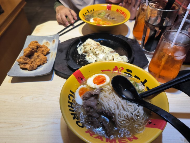 Ichiro Ramen Aeon Mall Aang Rie, 1. Ramen Seirock-Ya, 2. Ichiro Ramen, 3. AEON Sushi, 4. Pho Ba Ba, 5. Gyu-Kaku Japanese Barbeque, 6. On- Yasai Shabu, 7. Pizza Marzano, 8. Imperial Kitchen &amp; Dimsum, 9. Noodle King, 10. Uchino Shukodo, 11. Sukiya Gyudon, 12. Popolamama Fresh Pasta &amp; Pizza, 13. Soto Betawi H. Mamat (Lantai 3), 14. Sour Sally, 15. Ootoya, 16. Bakmi Ayam Alok, 17. Maison Tatsuya, 18. Menya Sakura, 19. Sukiya, 20. Sate Padang Mak Syukur, 21. Gulu Gulu