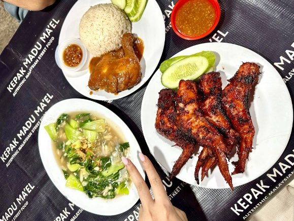 Kepak Madu Ma'el, Panglima Polim Bella Ayu Miranda, 1. Mie Kondang Blok A, 2. kepak madu ma’el, 3. Ratangga Coffee and Bites, 4. Sambal Ambu, 5. Warung Teteh Nasi Liwet, 6. Bakwan Pabean, 7. Bakmi Jawa Mas Yono, 8. Bebek Goreng Pak Joko Putra, 9. Soto Jakarta Bang Madi, 10. Waroeng Tiki Taka, 11. Warung Dapur Lamongan, 12. K-Mart Bunsik